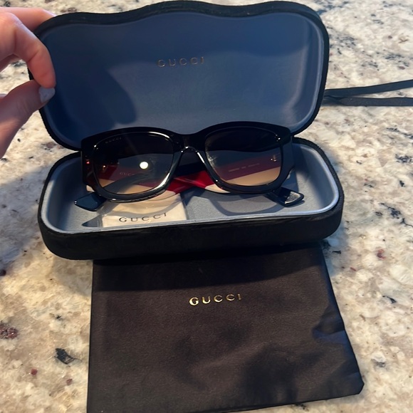 Brand new Gucci sunglasses - Picture 1 of 8